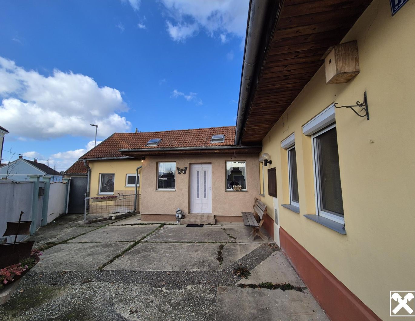 GEMÜTLICHES LANDHAUS