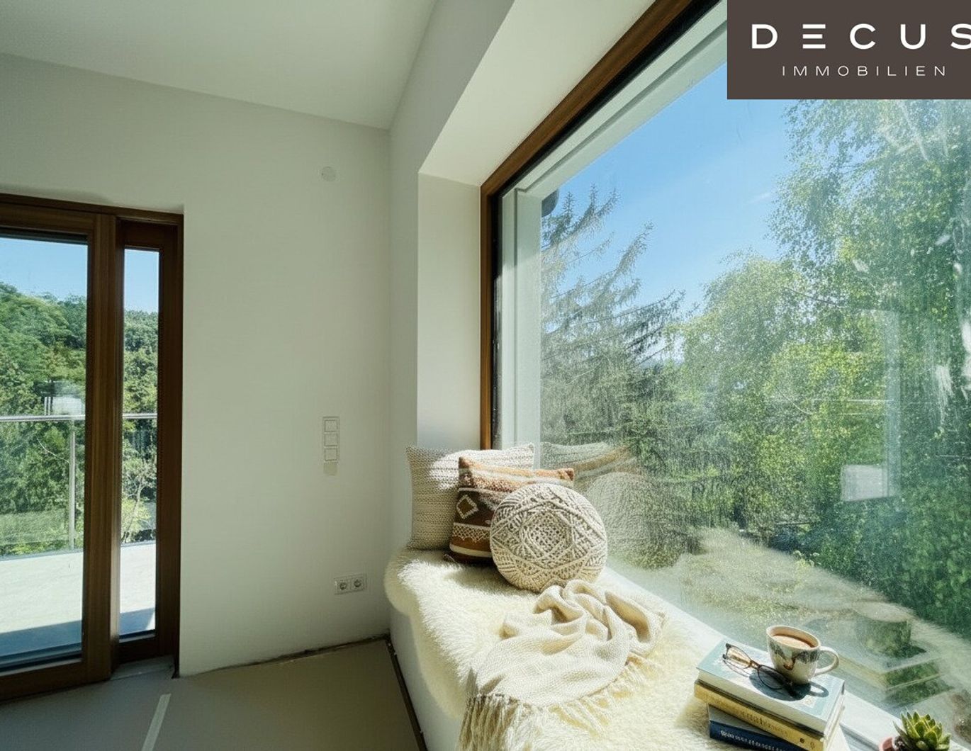 WALDCHALET IN TOPLAGE - MIT TERRASSEN GARTEN STELLPLATZ FÜR DREI AUTOS