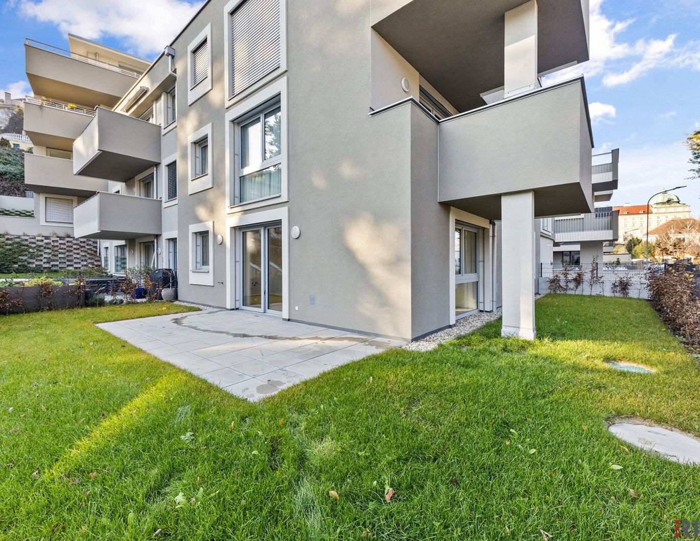 ERSTBEZUG - Gartenwohnung neben dem Stift Klosterneuburg mit Garage