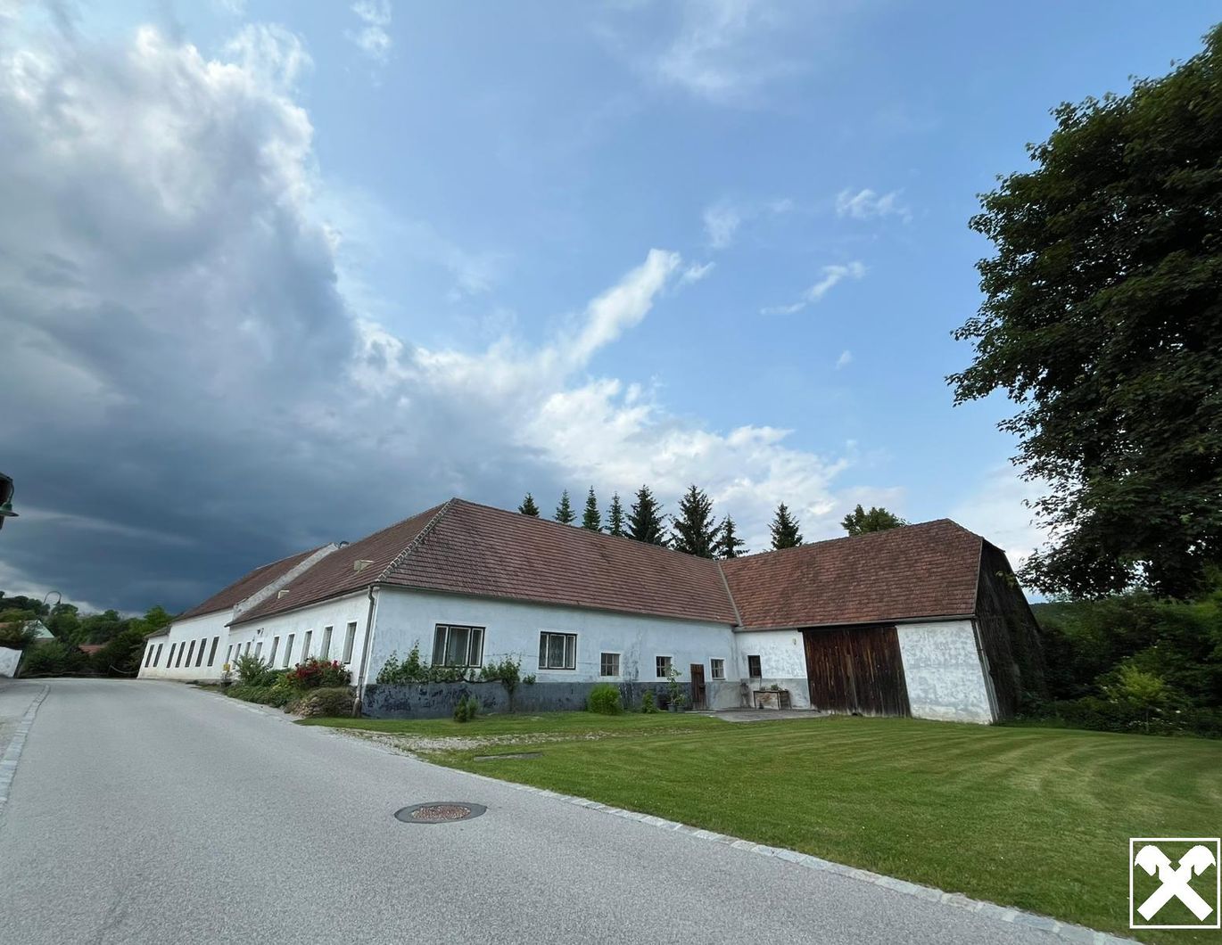 IHR SANIERUNGSBEDÜRFTIGES PARADIES FÜR MENSCH UND TIER MIT POTENTIAL UND GROSSEM GRUNDSTÜCK