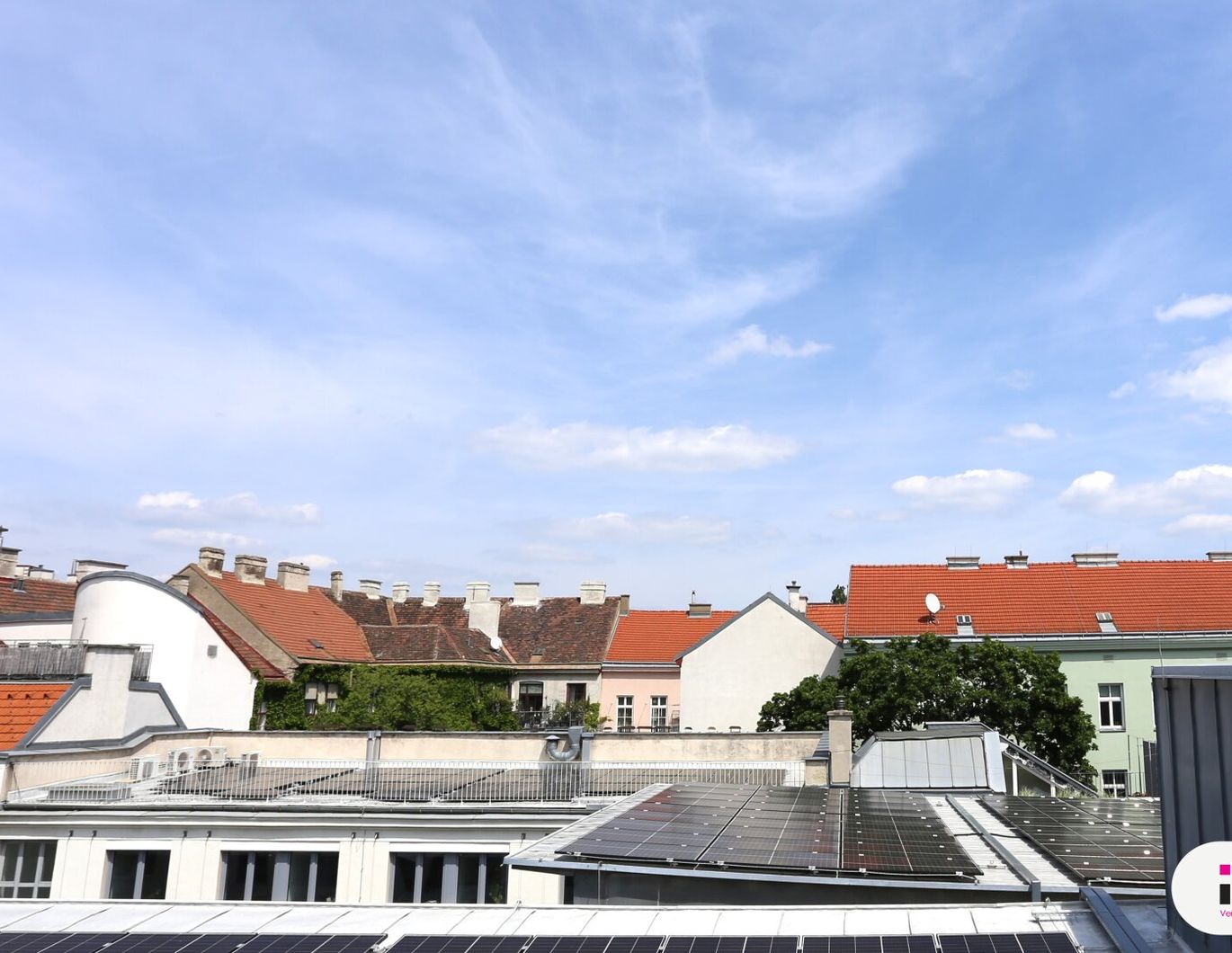 Erstbezug - Wunderschöne Dachgeschosswohnung - modernste Technik auf höchstem Niveau - Garage im Haus