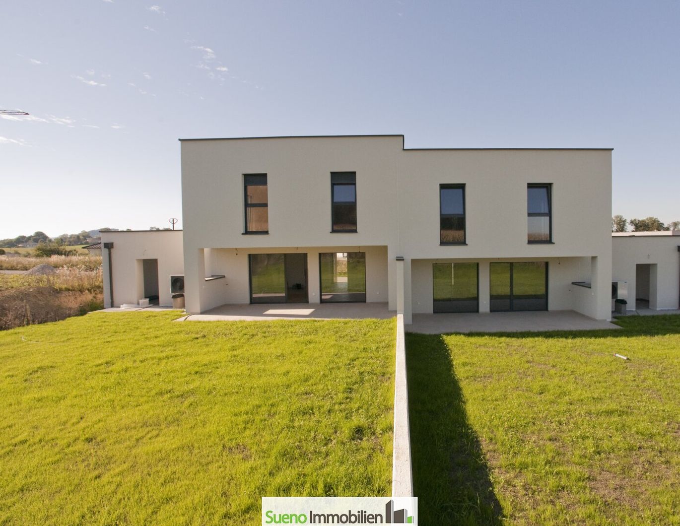 Sofort verfügbar - TOP 1. Nähe Wels in Niederthalheim- stilvolles Doppelhaus mit Weitblick ins Grüne