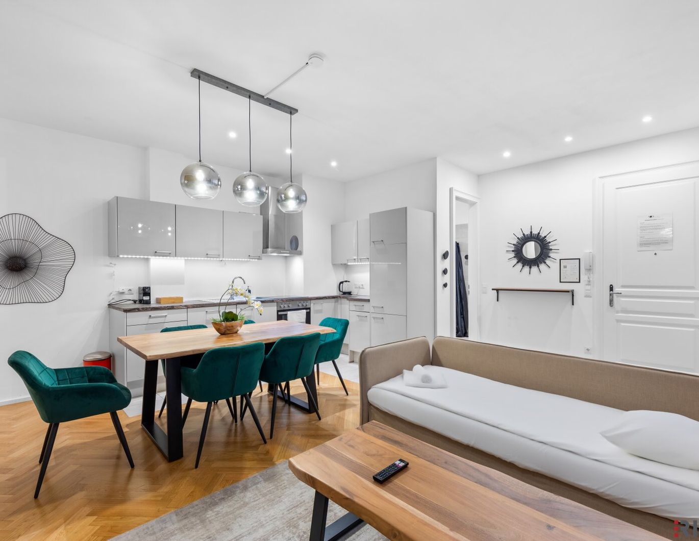 Sanierter STILALTBAU mit HOFTERRASSE in RUHELAGE | Ca. 2 Min. zur U4 SCHÖNBRUNN | Ca. 15 Min. in den 1. Bezirk