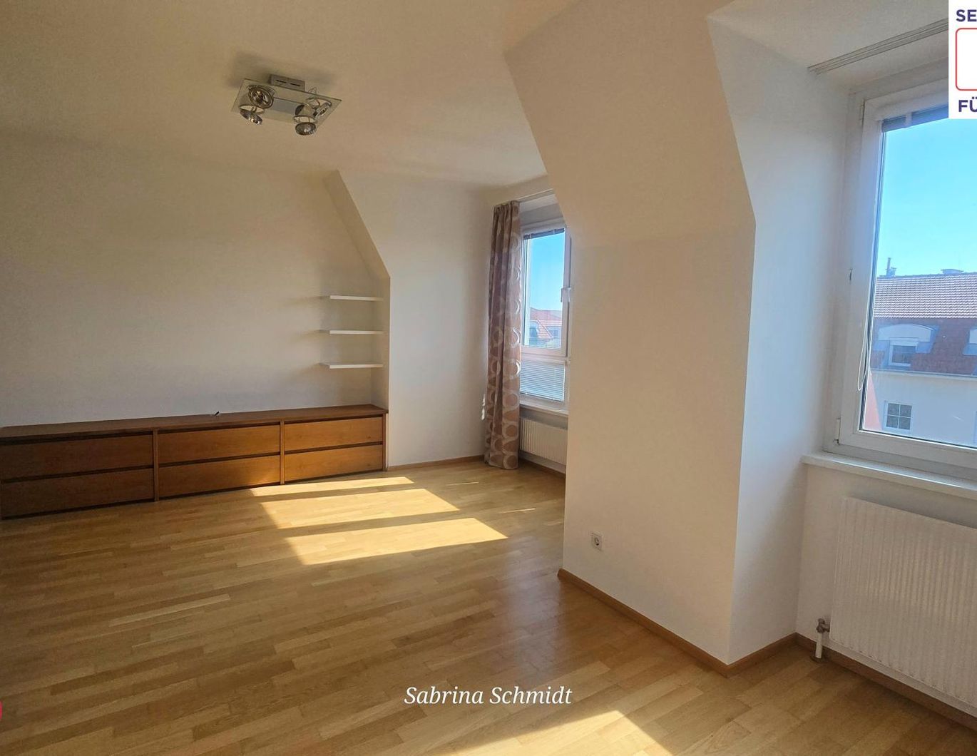 Dachgeschosswohnung mit 3 Zimmern auf ca. 70m2 inkl. Garage - Ruhige Lage, Lichtdurchflutet und hochwertig ausgestattet!