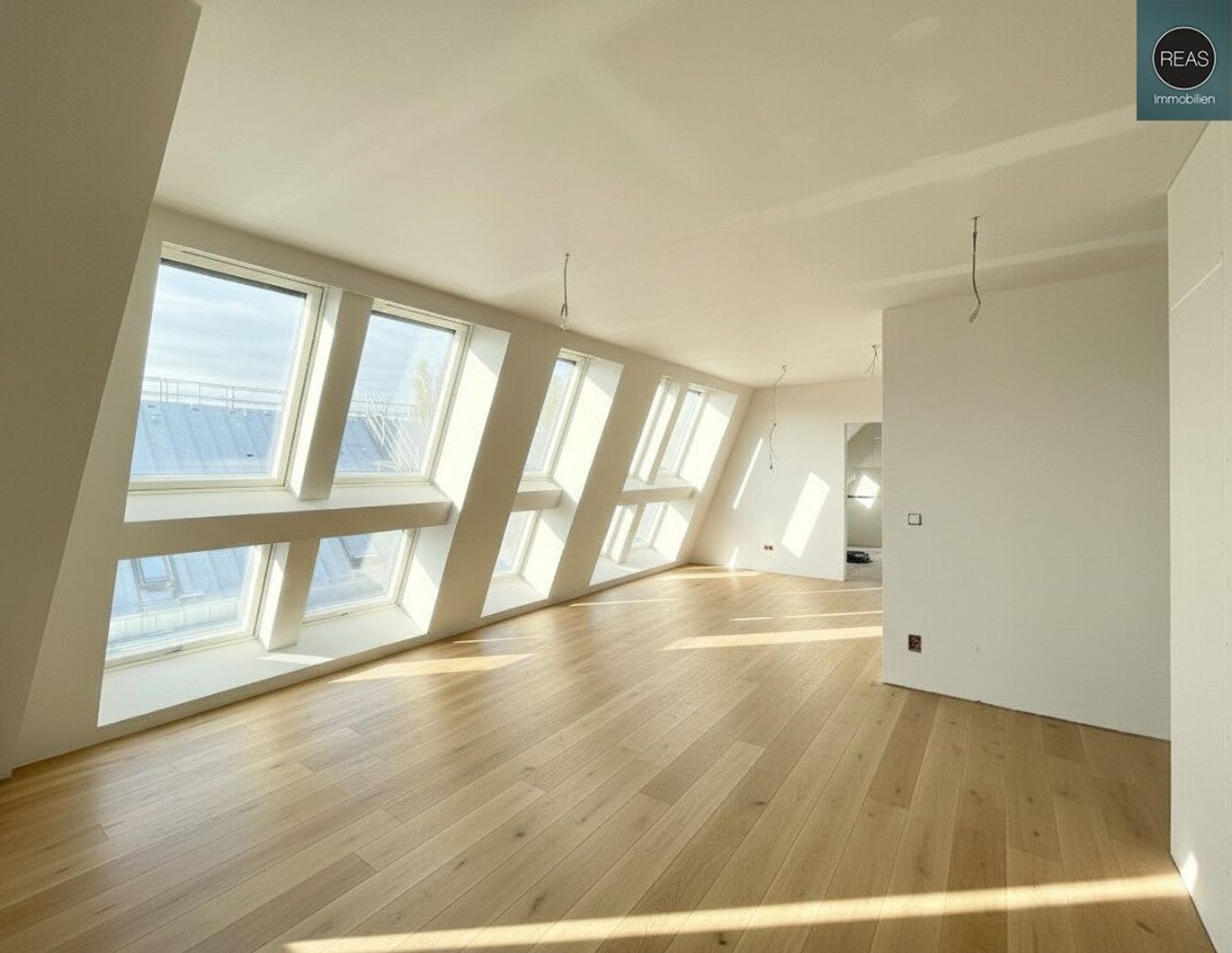 Erstbezug: Atemberaubendes Dachgeschoss - Apartment (klimatisiert) mit 3 Terrassen und hochwertiger Ausstattung im Trendbezirk Ottakring!