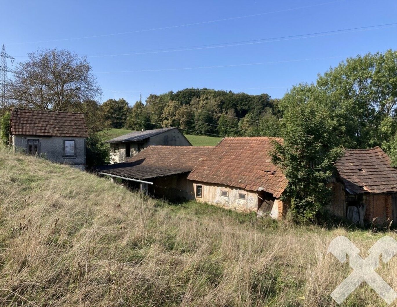 Hofstelle im Dornröschenschlaf nähe der Stadt Feldbach