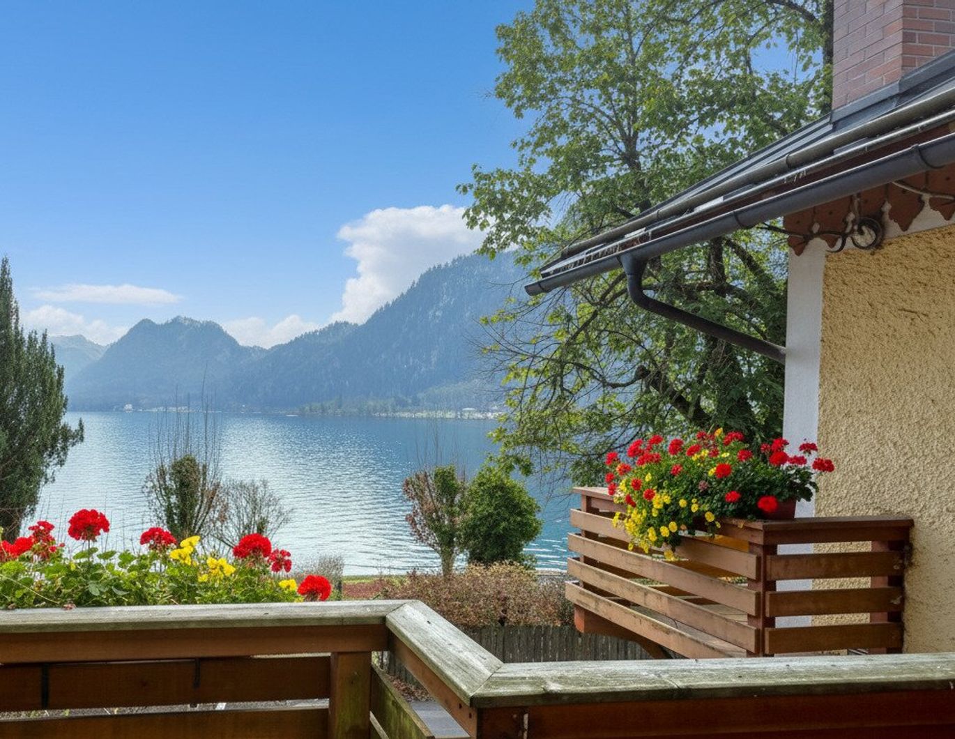Charmante Altbauvilla mit Potenzial - direkt am Attersee mit eigenem Seegrundstück und Zweitwohnsitzwidmung