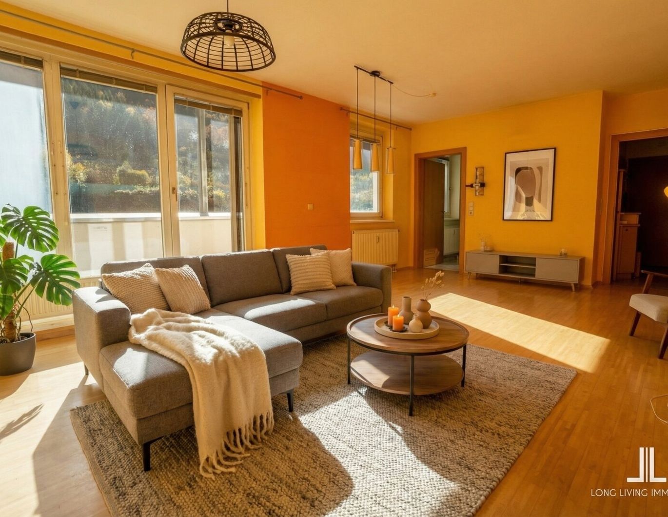 Großzügige Eigentumswohnung mit Loggia und Carport zu verkaufen