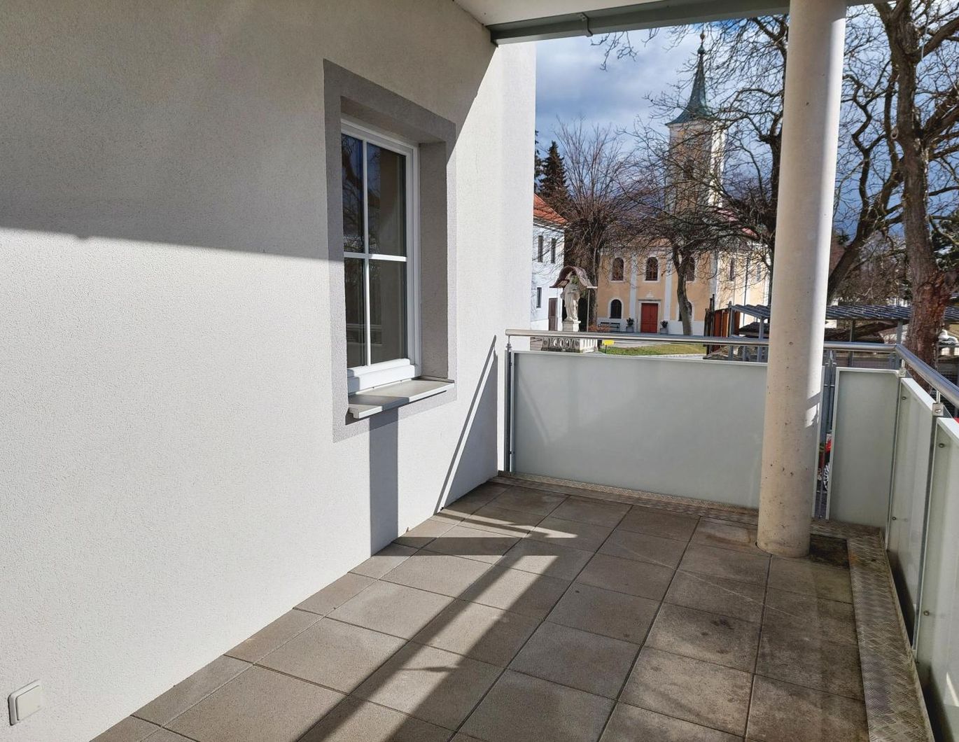 4 Zimmer mit Balkon! Besichtigung SOFORT möglich!