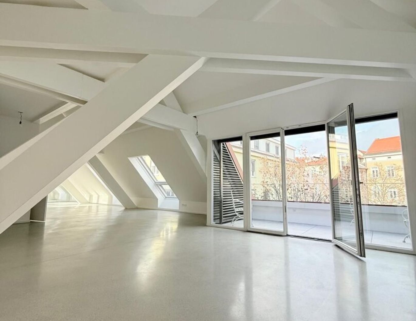 Repräsentatives Wohnen über den Dächern von Graz - luxuriöser Erstbezug mit Terrassen und der Lift fährt direkt in die diesen Wohntraum!