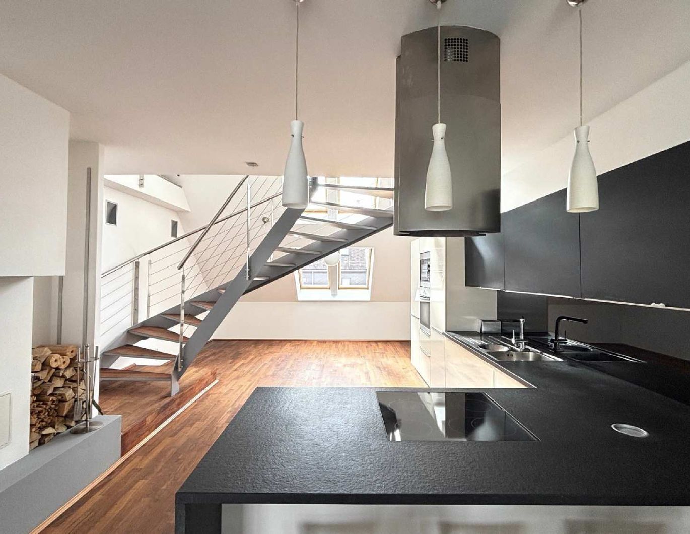 Traumhafte Dachmaisonette mit 2 Terrassen + Dachterrasse - Nähe Arenbergpark