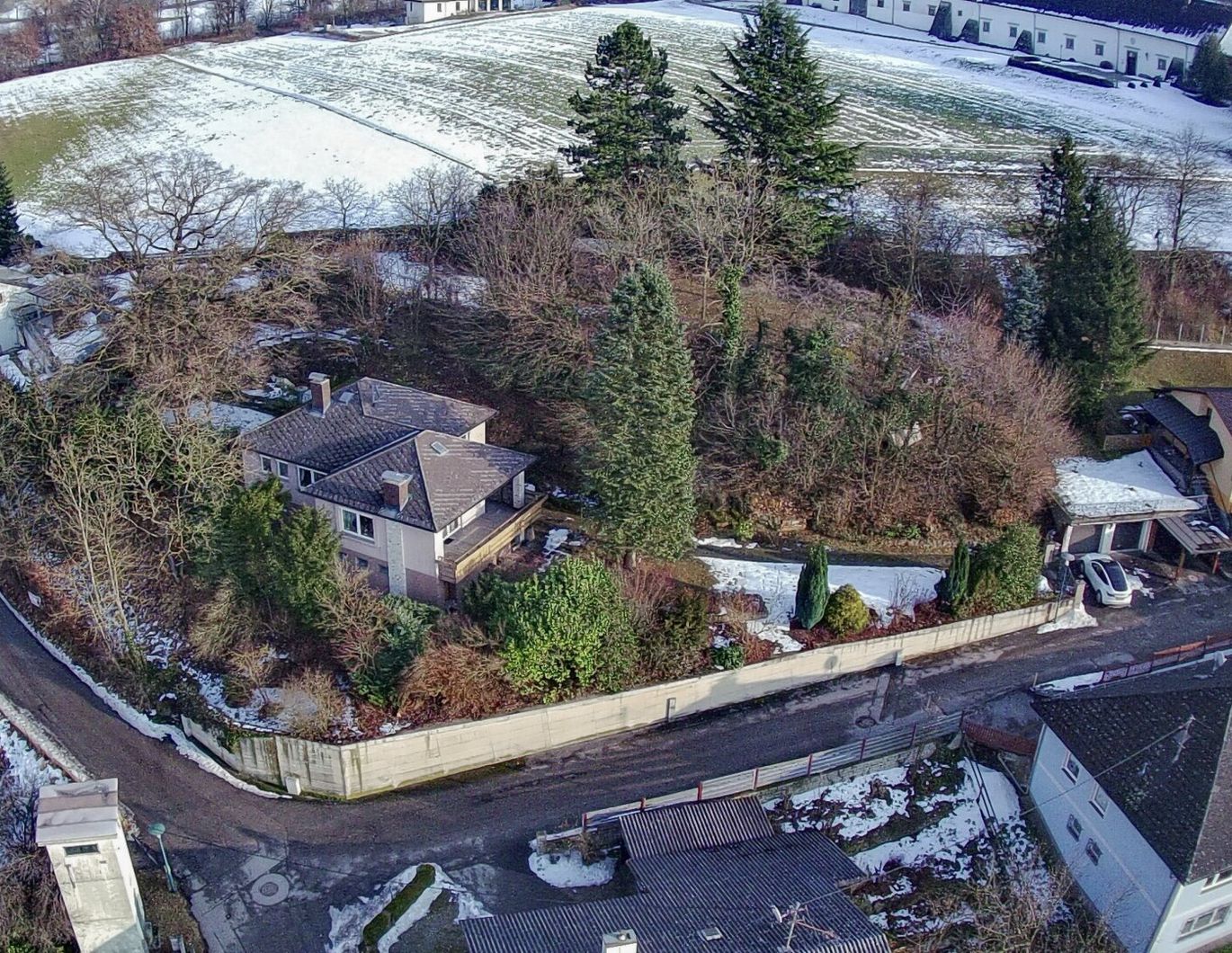 Charmanter Bungalow mit großzügigem Grundstück und traumhafter Aussicht in Luftenberg