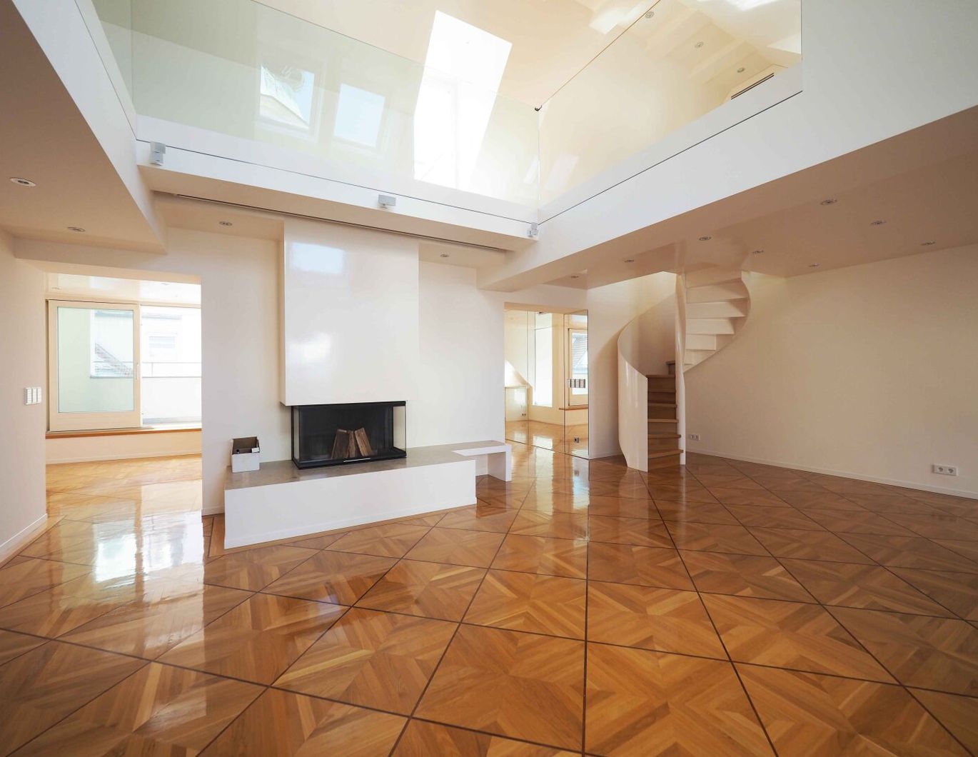 ANNAGASSE | außergewöhnliche 3-Zimmer-DG-Maisonette mit Terrasse in historischem Innenstadt-Palais | extraordinary 3-room-rooftop-duplex with terrace in historic downtown palais