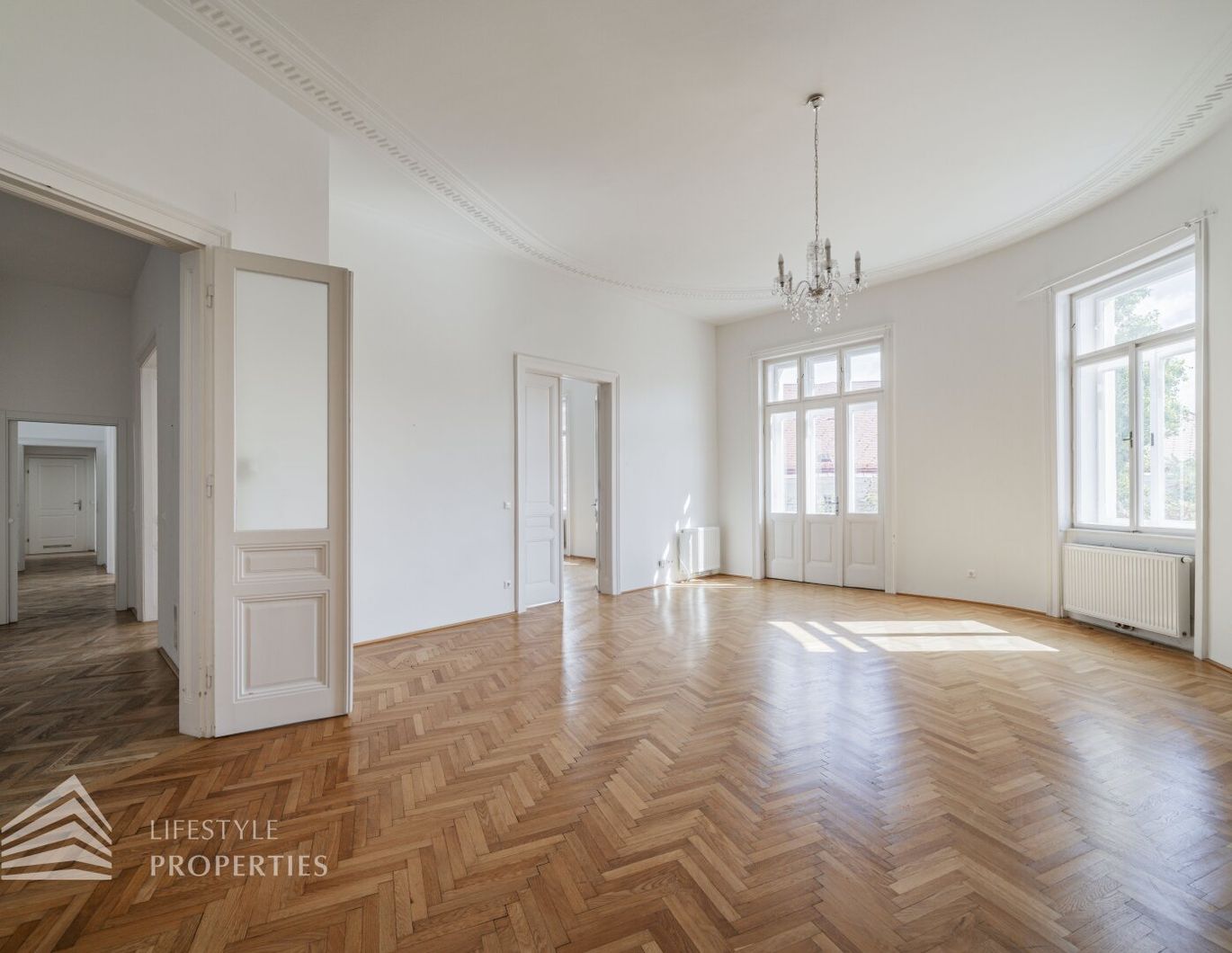 Grand Park Residence: Herrschaftlicher 6-Zimmer Altbau mit Weit- und Grünblick