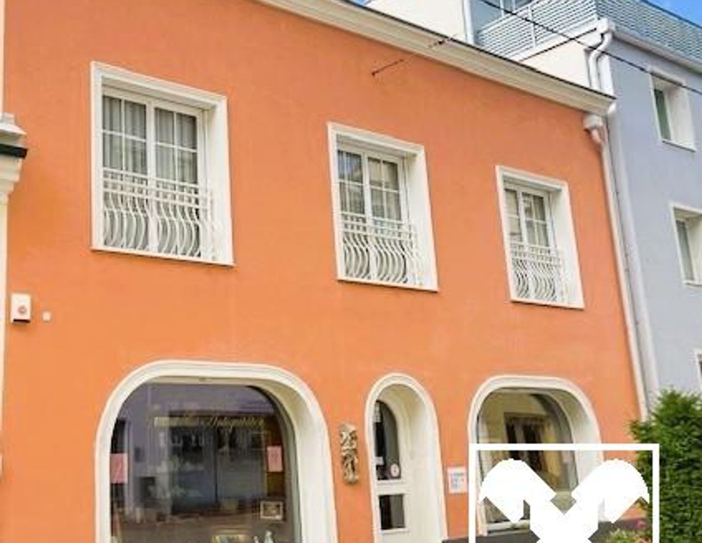 Ihre Stadtvilla in Wiener Neustadt - mit Terrasse, Whirlpool und Geschäftsräumlichkeit
