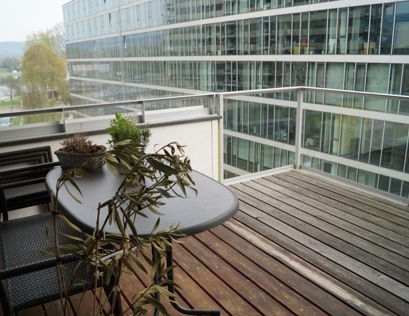 Donaupark 2-Zimmer-Wohnung in Linz mit Loggia und Garage