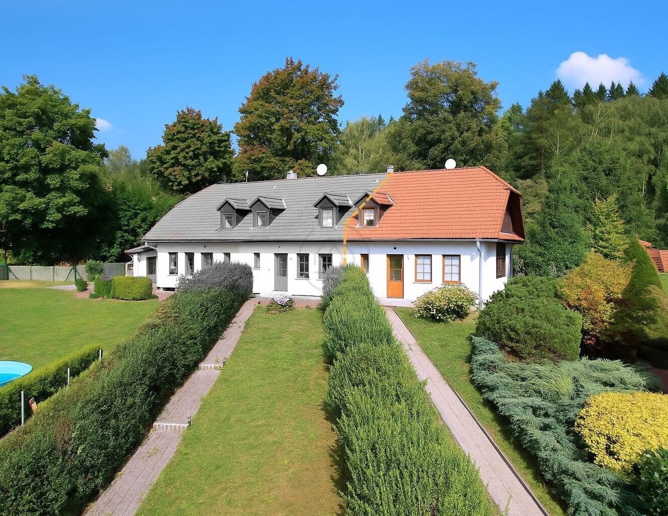 Reihenhaus mit drei Schlafzimmern, Terrasse und Garten in Přední Výtoň