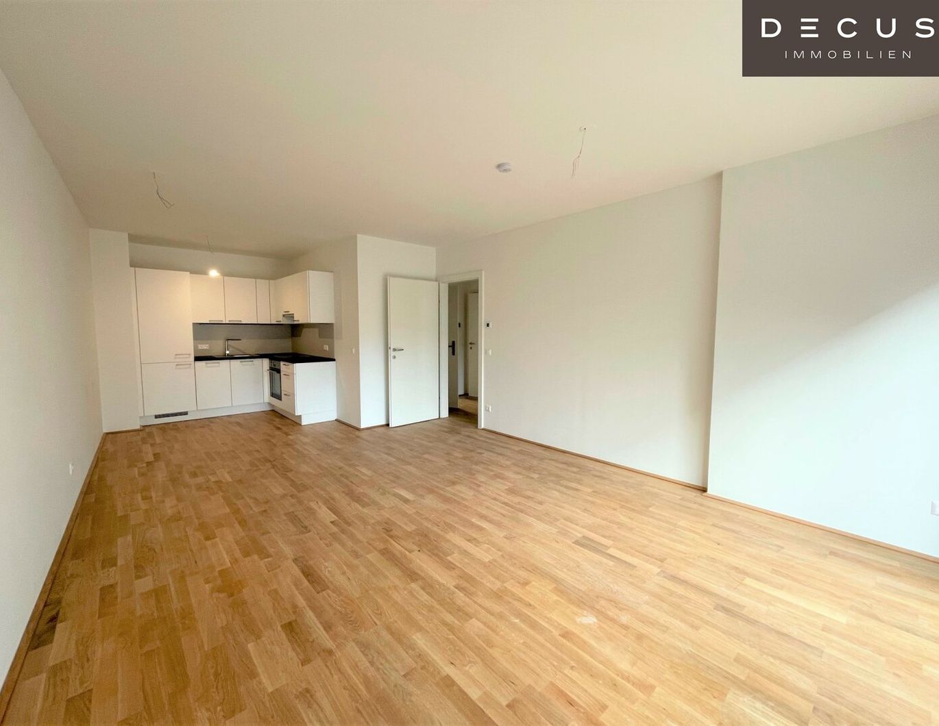 | MIETBEGINN AB 01.05.2026 | TOLLE TERRASSENWOHNUNG IM KARMELITERHOF | NÄHE RATHAUS