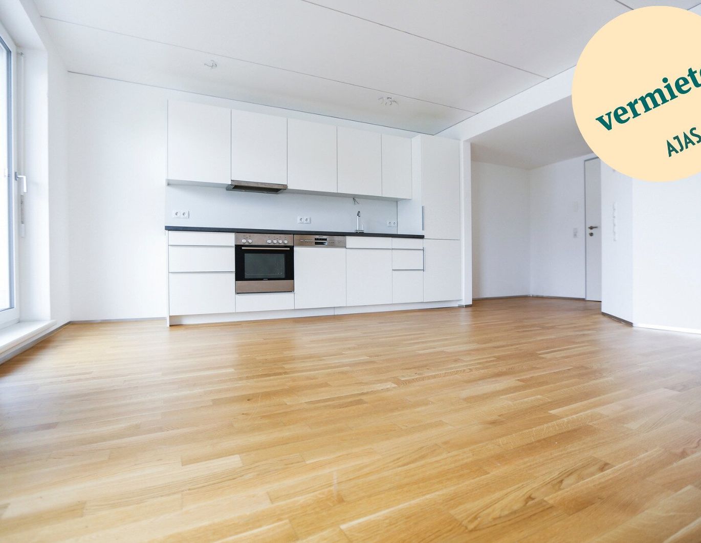 Luxuriös wohnen: 4-Zimmer-Maisonette-Wohnung mit Paketanlage und Services