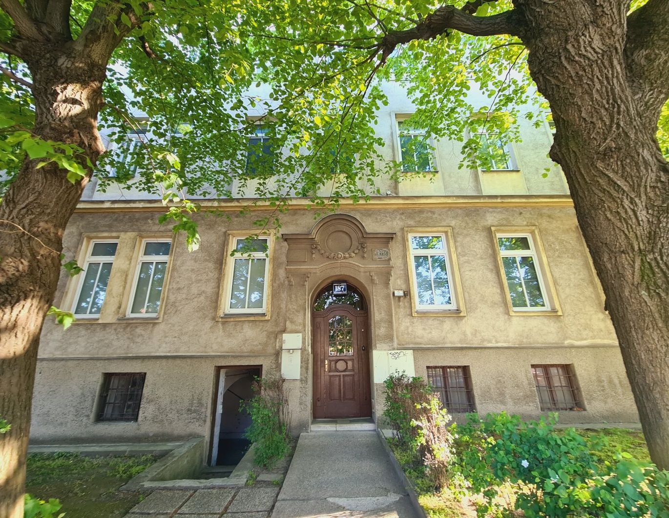 Altbau | Wohnen-Praxis-Büro | U4 Ober St. Veit