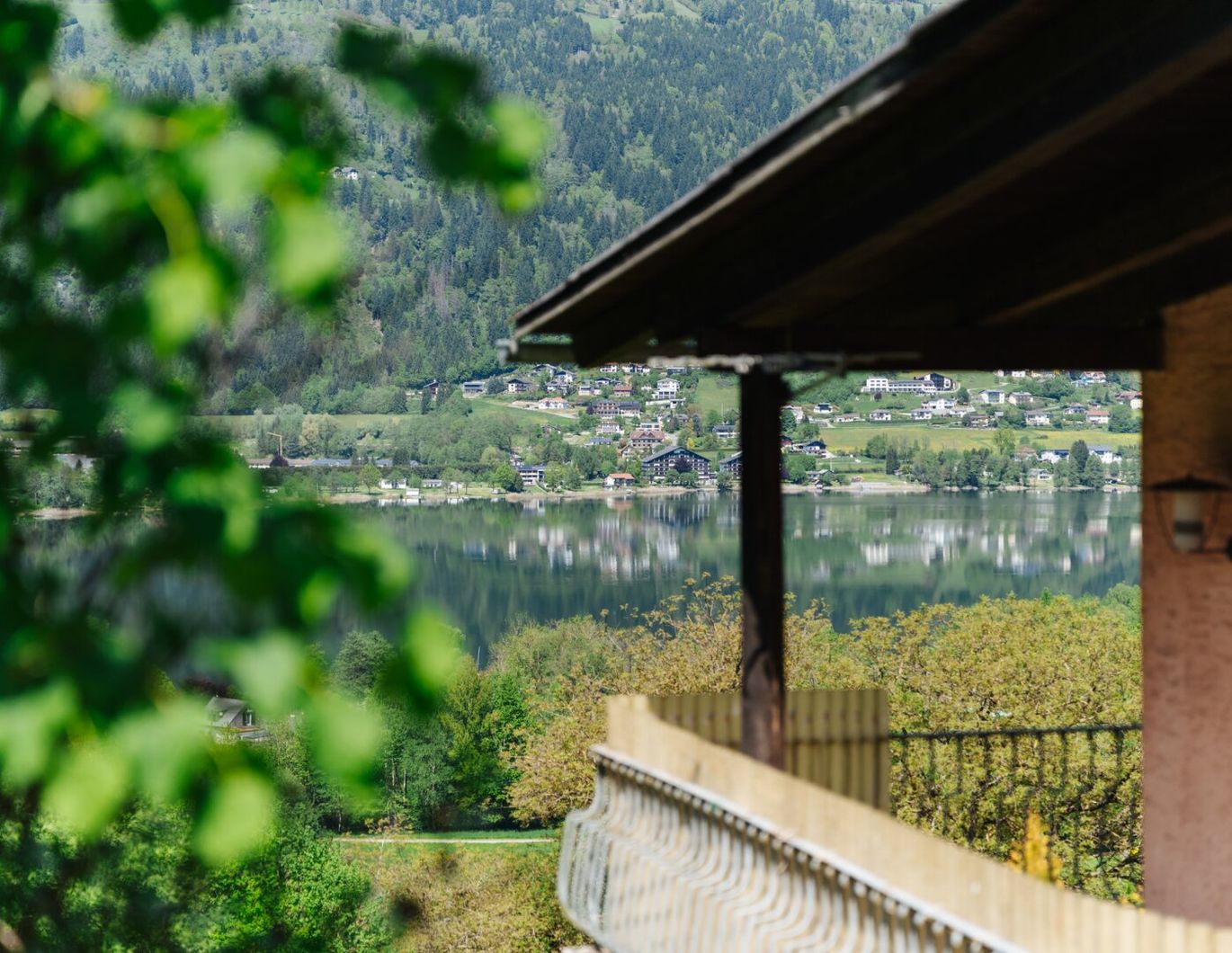 Einmaliges Baugrundstück mit Altbestand und seltener Freizeitwohnsitzwidmung - mit Seeblick am Ossiacher See