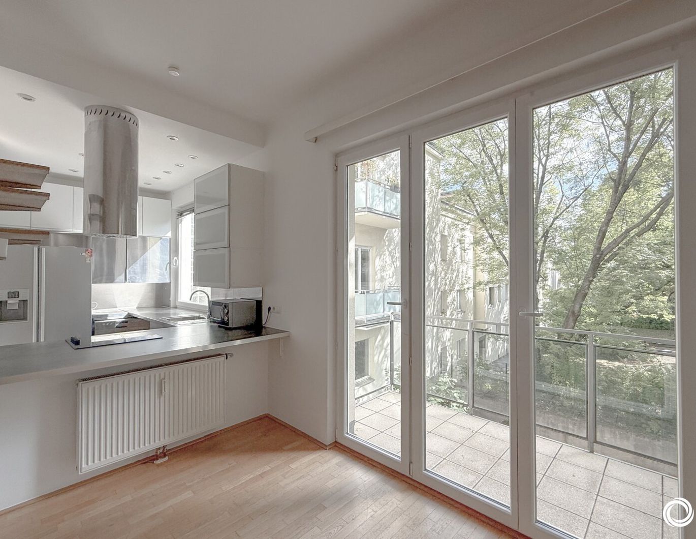 1180// Designer-Wohnung - großzügige 4-Zimmer - Balkon - Grünblick - Toplage Gersthof!