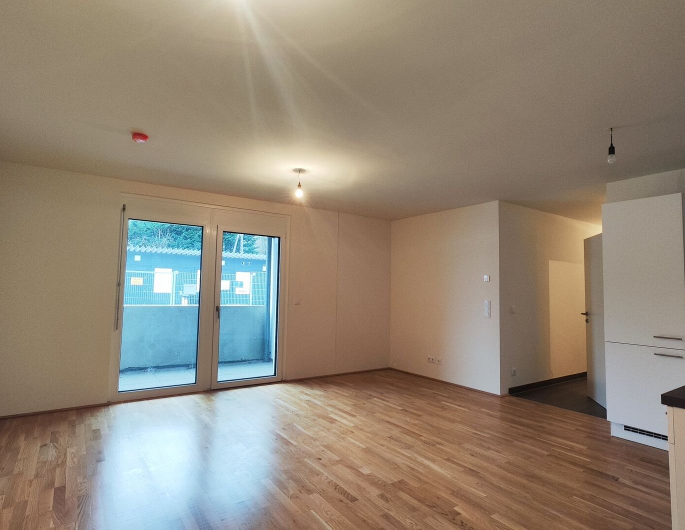 NEU! MODERNE 3 ZIMMER NEUBAUWOHNUNG MIT EINER LOGGIA BEIM BADETEICH SÜSSENBRUNN!