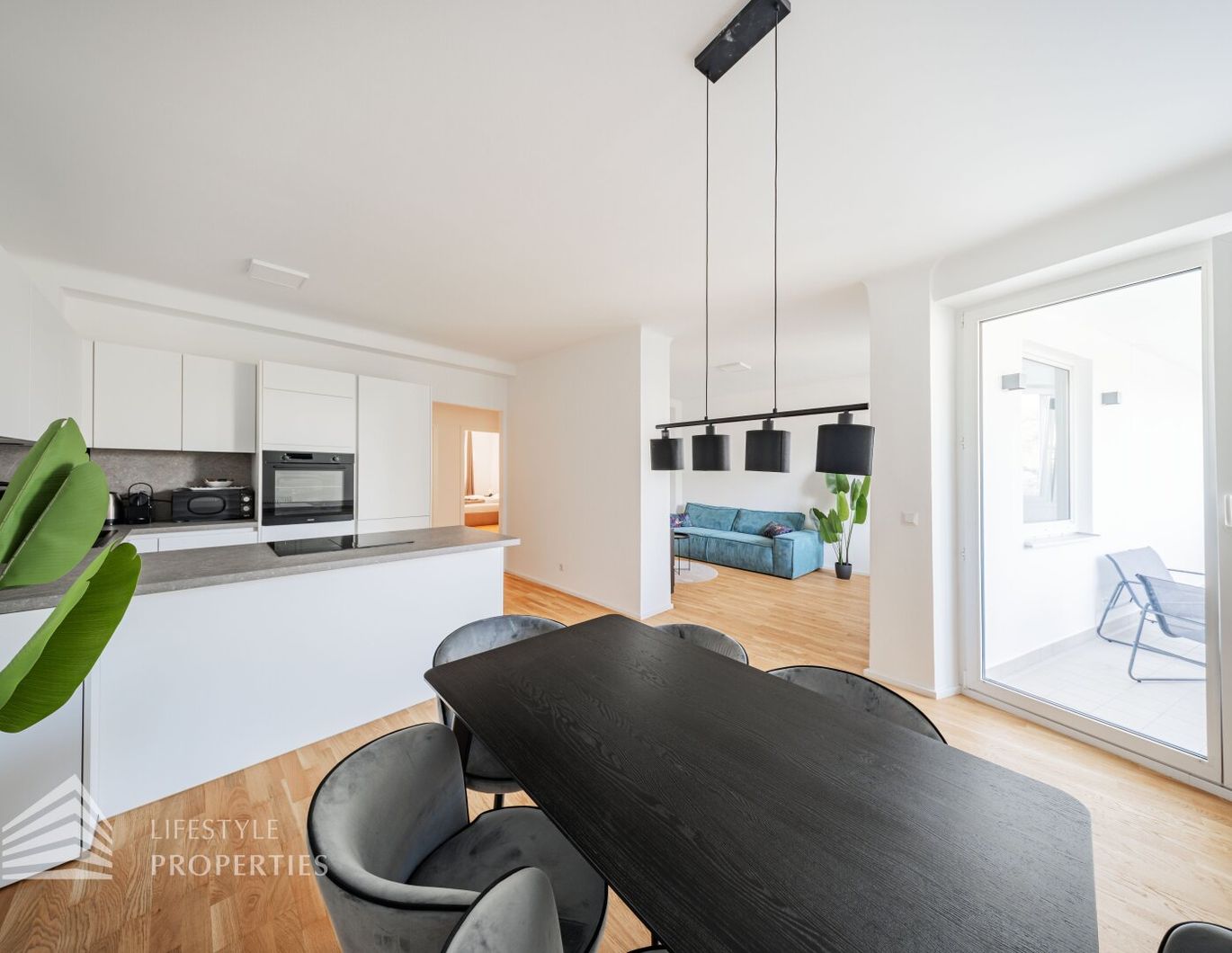 Wunderschöne 3-Zimmerwohnung mit Loggia, Nähe Parkanlage Gaußplatz