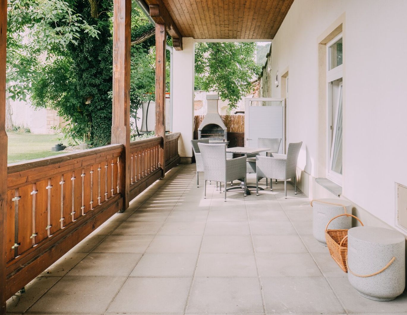 Geschmackvoll sanierte 3 bis 4-Zimmer-Terrassenwohnung mit Carport-Stellplatz im Ortskern von Maria Lankowitz