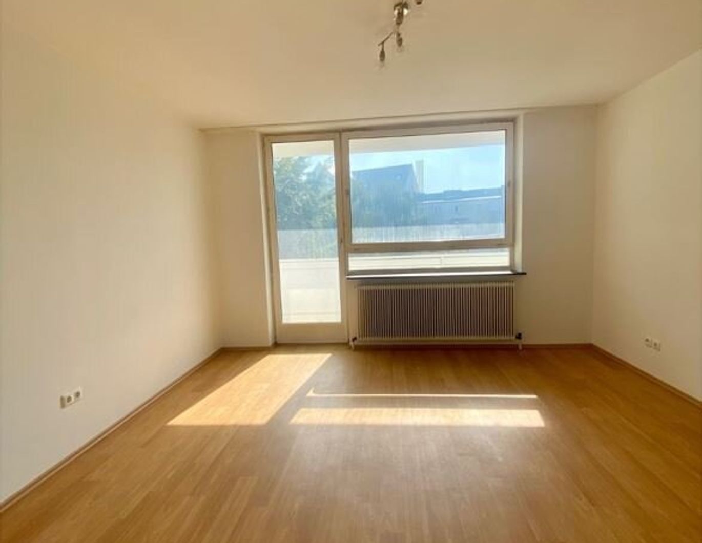 R E S E R V I E R T! Attraktive Anleger- und Starterwohnung mit Loggia in Linz!