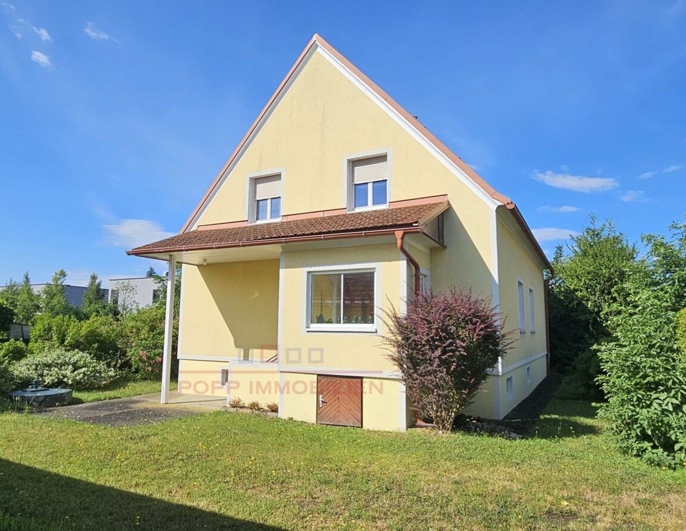 Einfamilienhaus + Garagengebäude in ruhiger Lage mit sehr großem, schönen Grundstück