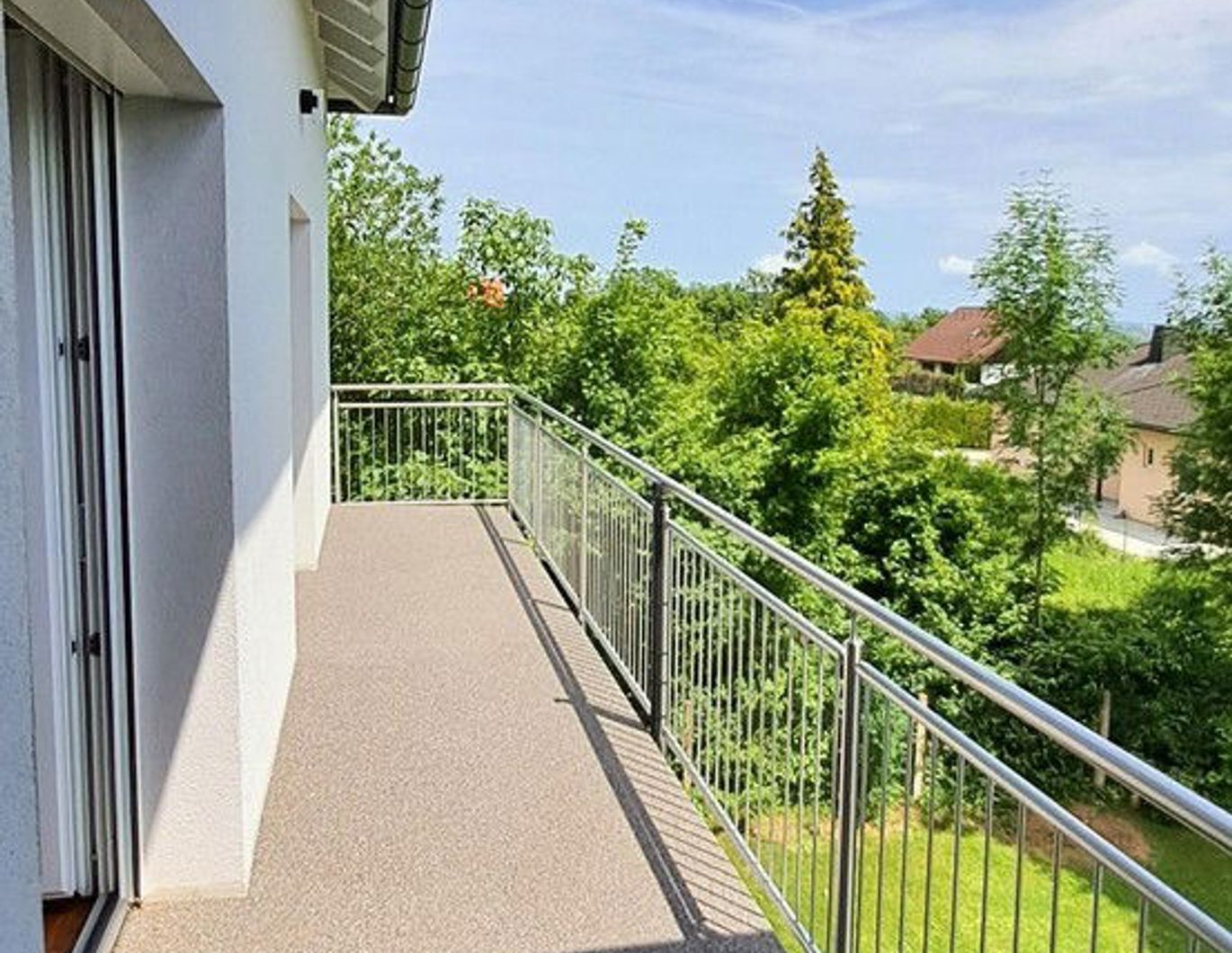 120 Quadratmeter Eigentum in bester Aussichtslage - 35min von Wien
