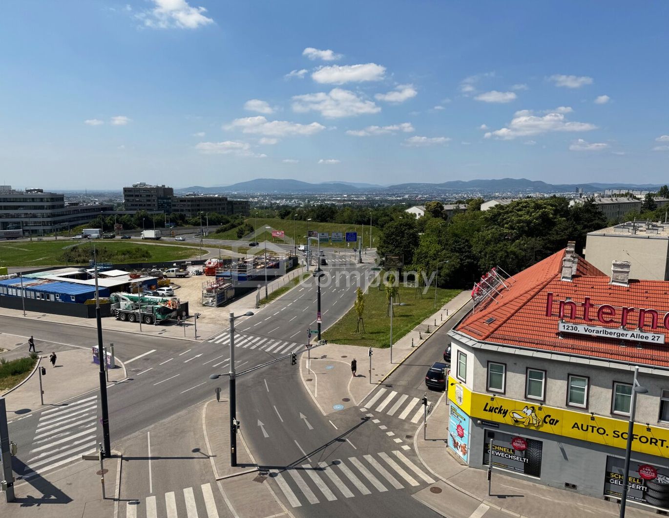 ERSTBEZUG nach Renovierung - DIREKT bei U1 - PROVISIONSFREI !!!