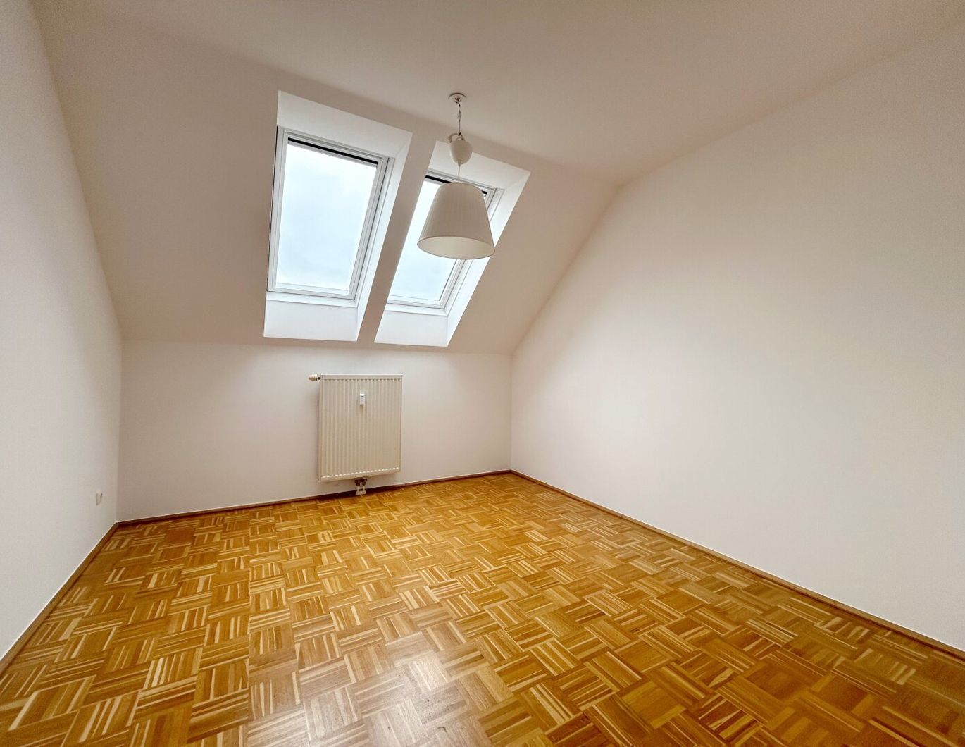 WOHNEN IM GRÜNEN - 3 ZIMMER WOHNUNG IN KATSDORF