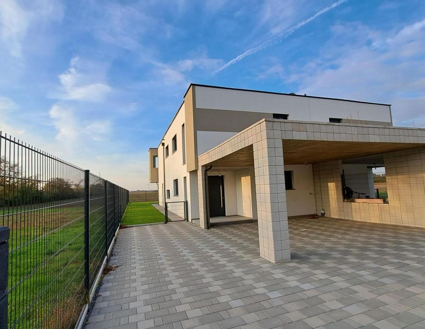 Traumhafte Doppelhaushälfte in Grünruhelage