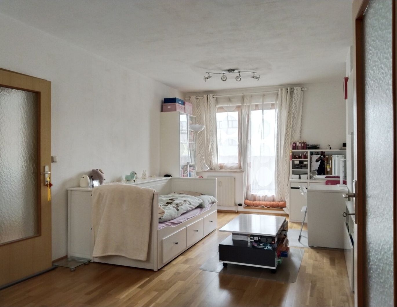Charmante 2,5-Zimmer-Wohnung mit ca. 18 m² Südterrasse (teilweise überdacht)