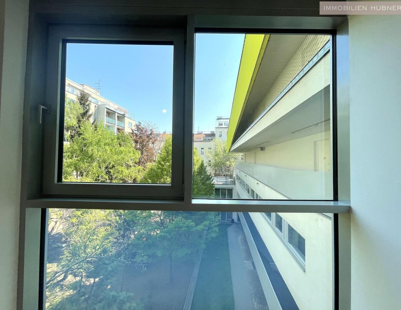 Ruhige Neubauwohnung im Architektenhaus + Blick ins Grüne // Ab Dezember!!