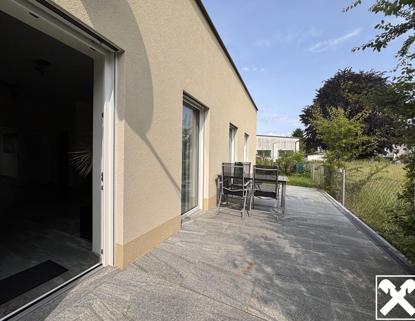 Heller Bungalow mit Garten mitten in der Stadt