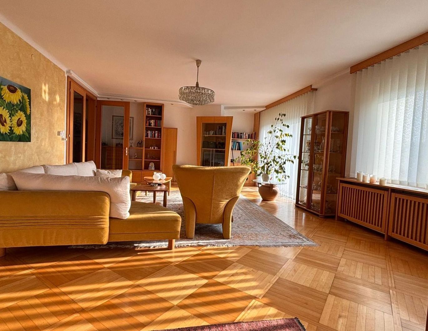 Großzügige 4-Zimmer-Wohnung mit Terrasse