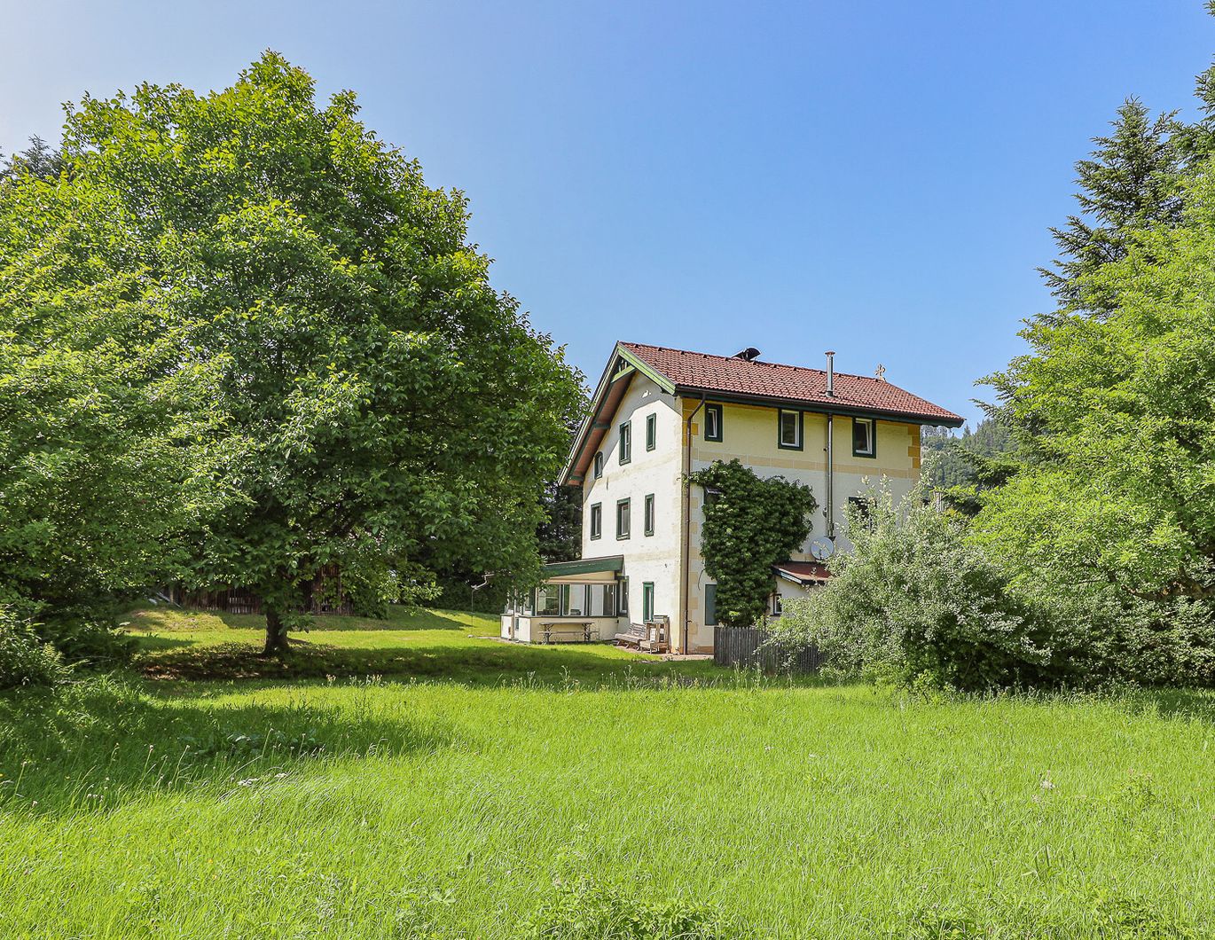 Idyllisches 3.491 m² Freilandgrundstück mit Altbestand