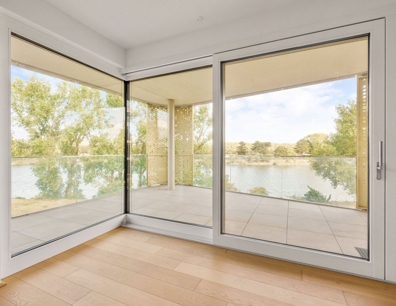 Wohn(T)raum am Wasser: Elegante Wohnung über der Donau