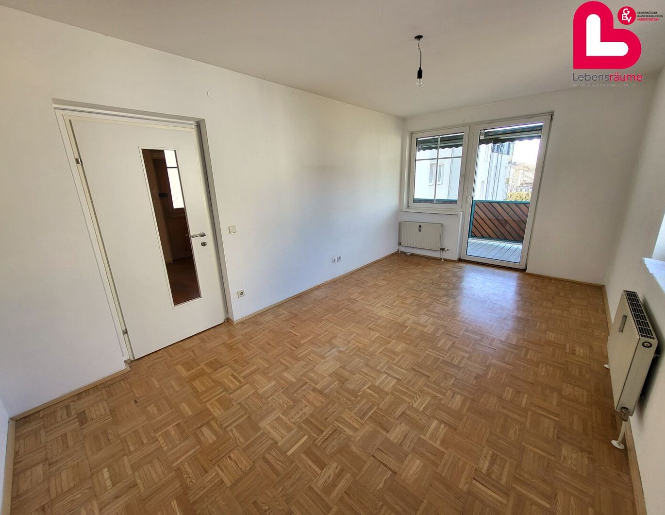 Schöne Wohnung mit Loggia und Parkplatz