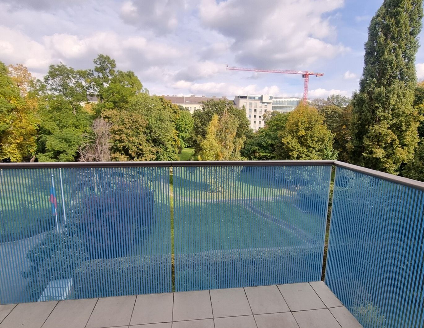 8000m² Parkanlage - Neubauwohnung mit Balkon im Toskanahof