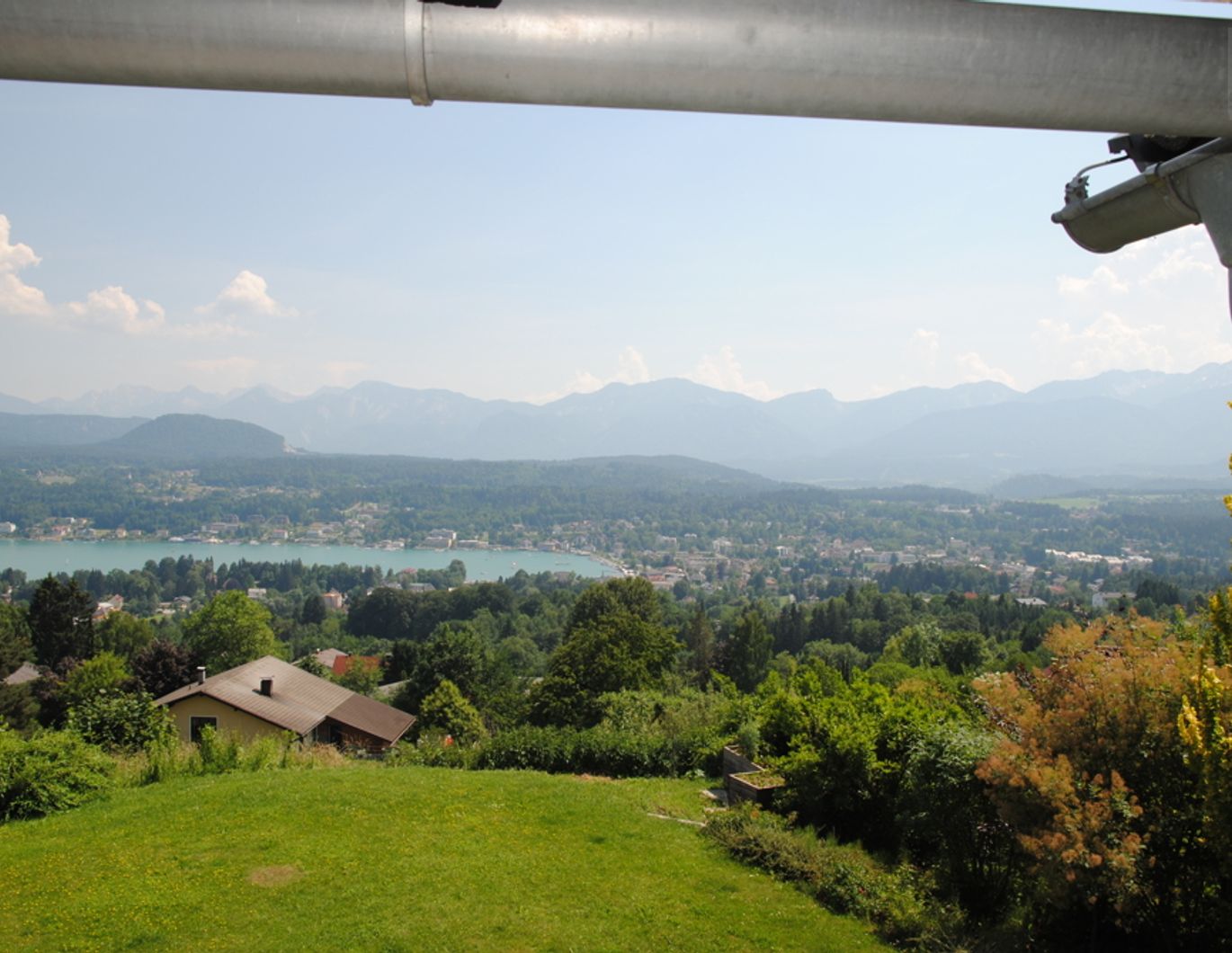 Gepflegte Mietwohnung mit Südbalkon und Ausblick auf die Karawanken und den Wörthersee!