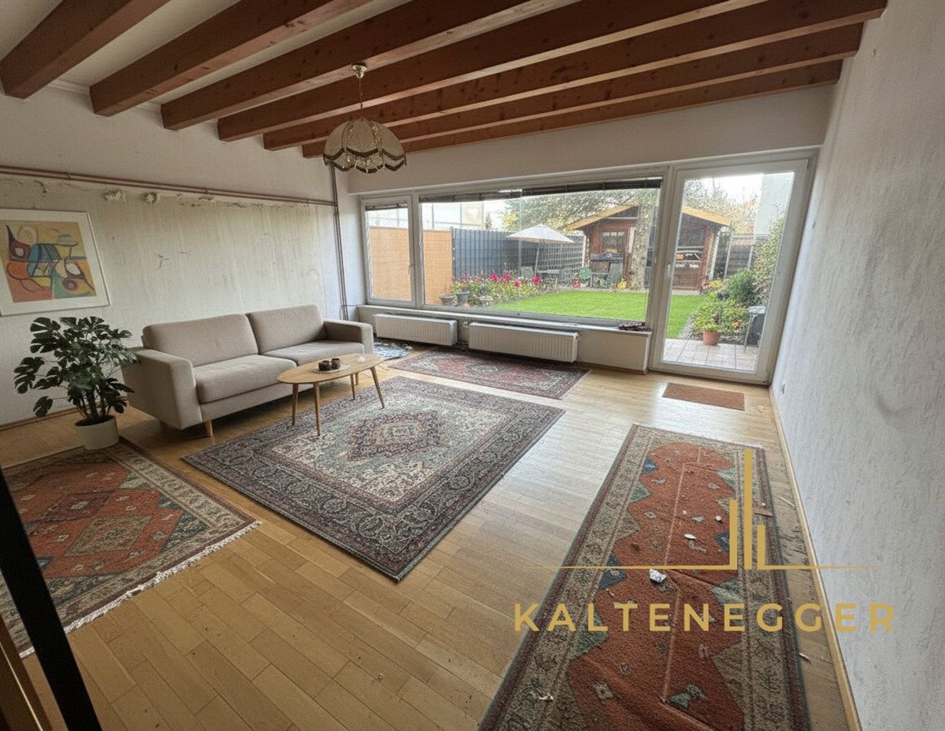 Renovierungsbedürftiges Reihenhaus in Top-Lage