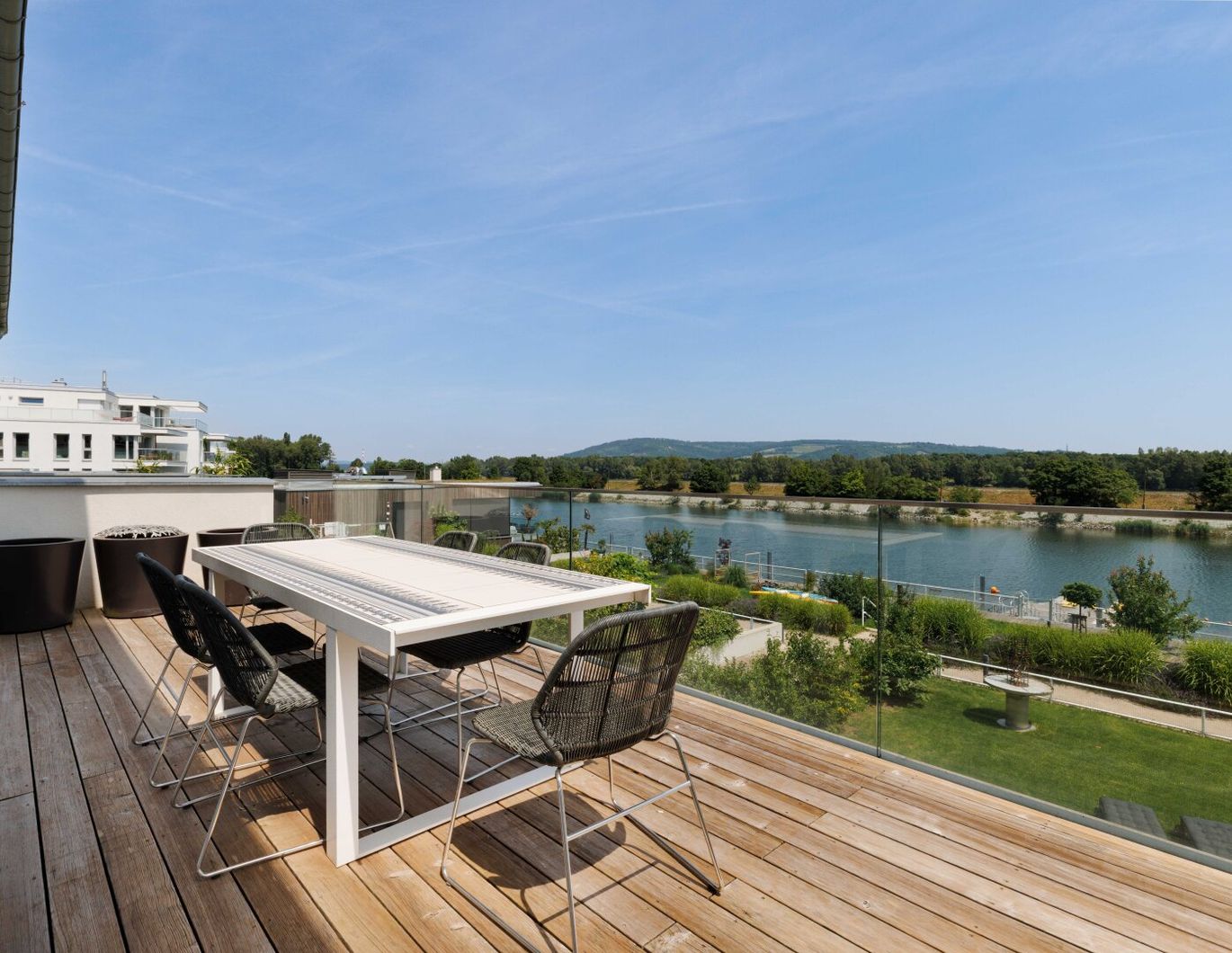 Herrliche Wohnung mit hohen Decken, Terrassen und Blick auf die Donau!!!