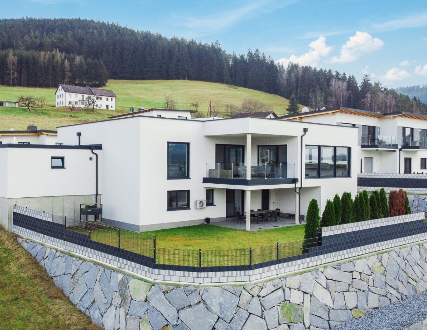 Zukunftssicheres Zuhause mit Panoramablick und Wellness-Faktor - Exklusive Villa mit Indoor-Pool und nachhaltiger Energieversorgung in St. Oswald