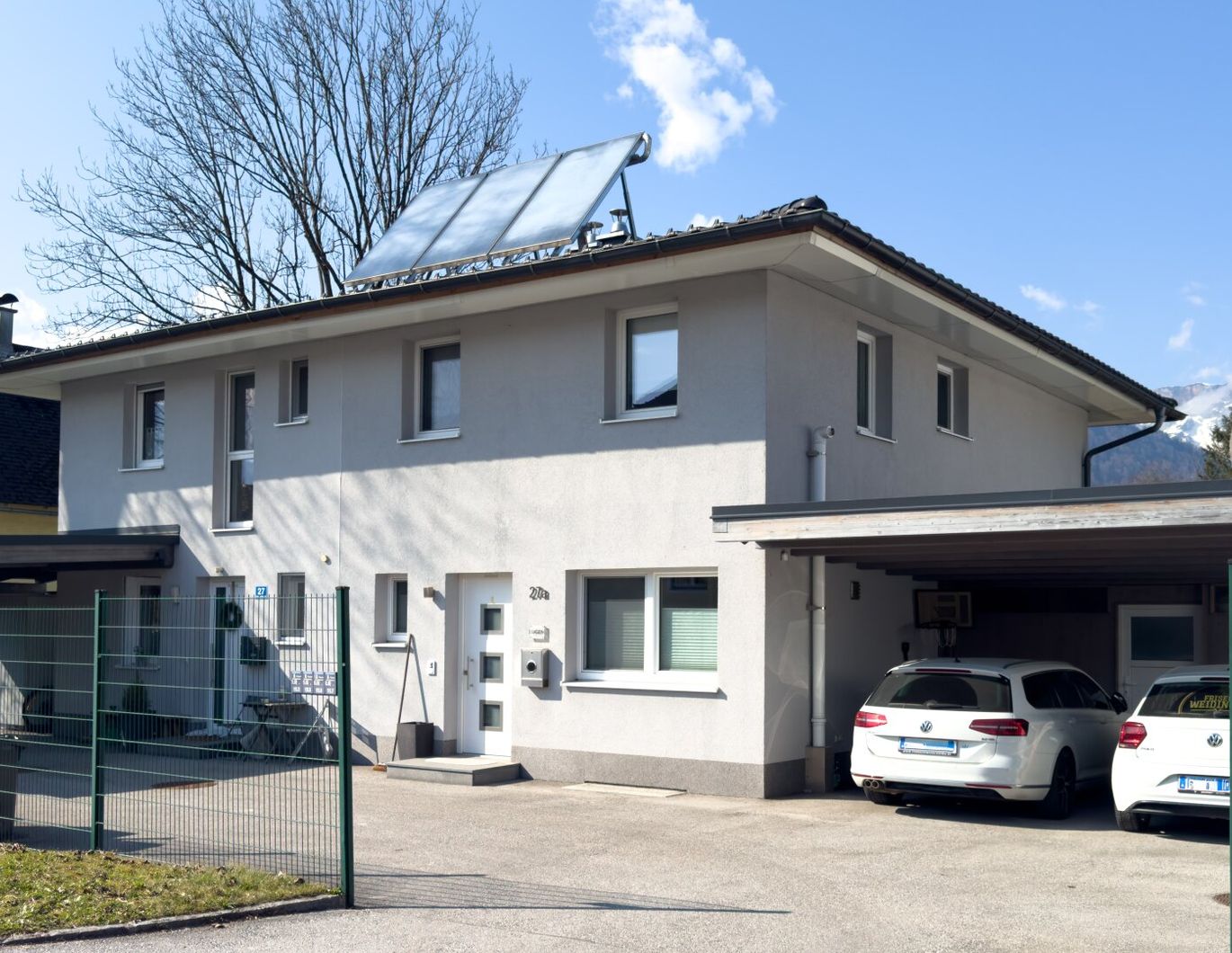 TRAUMHAFTE DOPPELHAUSHÄLFTE IN HALLEIN!