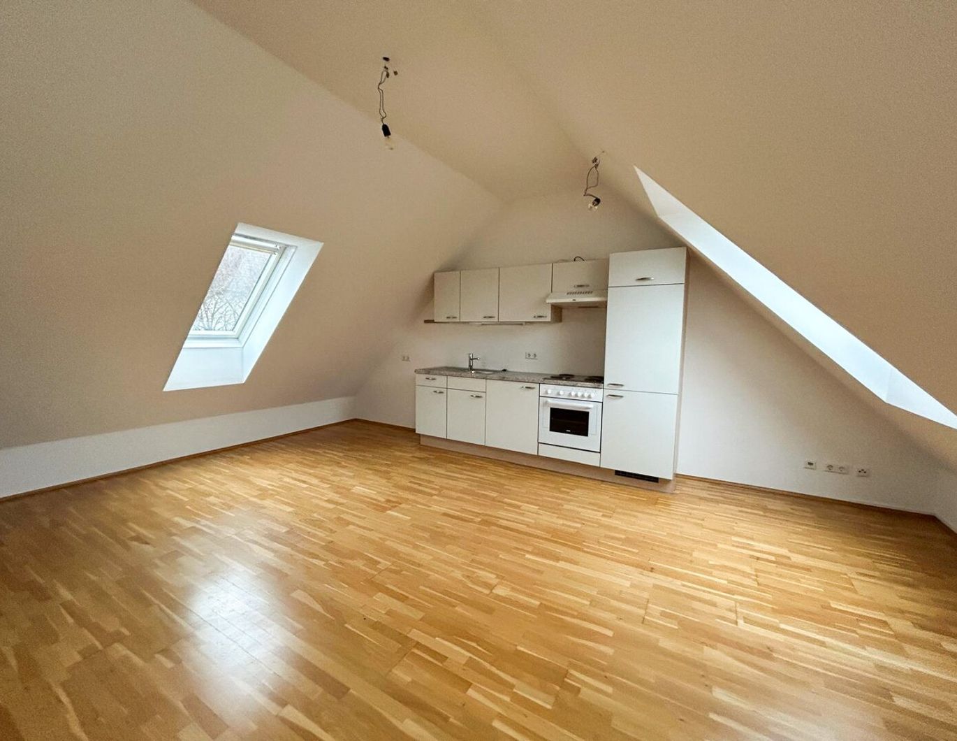 Entzückende Dachgeschosswohnung in Zentrumsnähe!