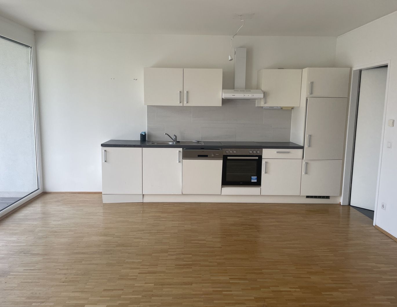 Geräumige 3-Zimmer-Wohnung mit Balkon in 8020 zu mieten!